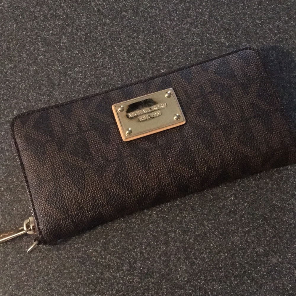 Michael Kors wallet